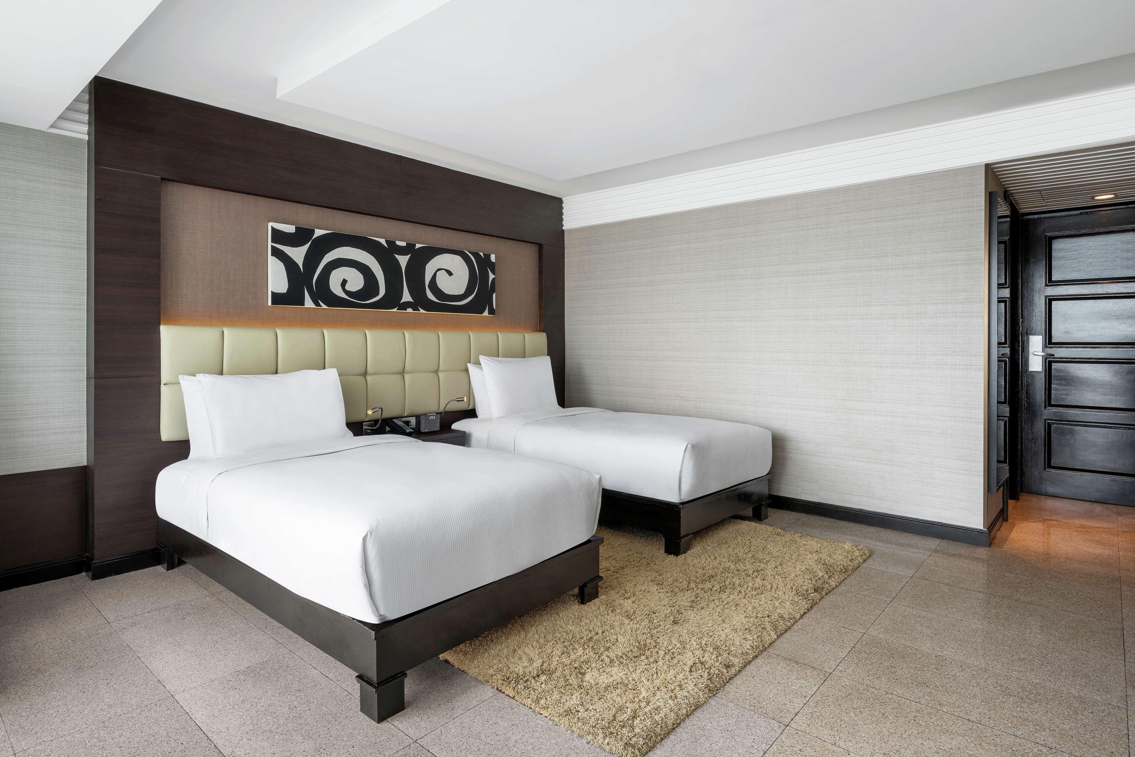 Hotel Doubletree By Hilton Bangkok Ploenchit Exteriér fotografie